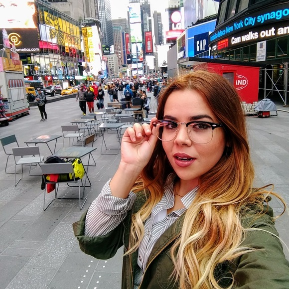 Meet your Posher, Laura - Picture 8 of 8